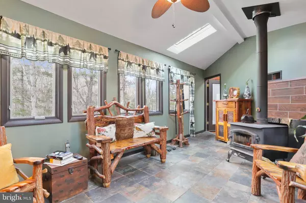 179 SIDELING MOUNTAIN TRL, Great Cacapon, WV 25422