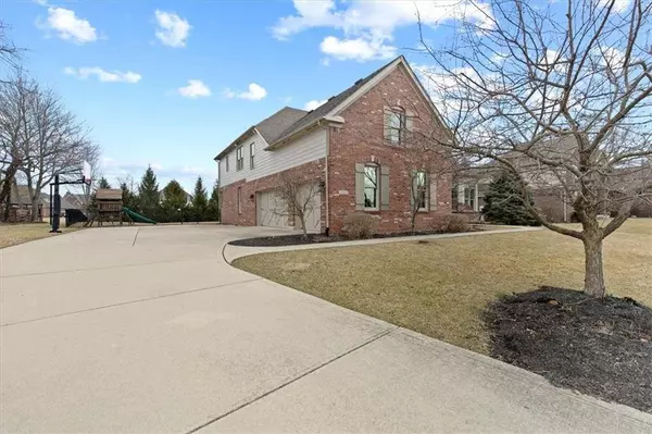 11689 Darsley DR, Fishers, IN 46037