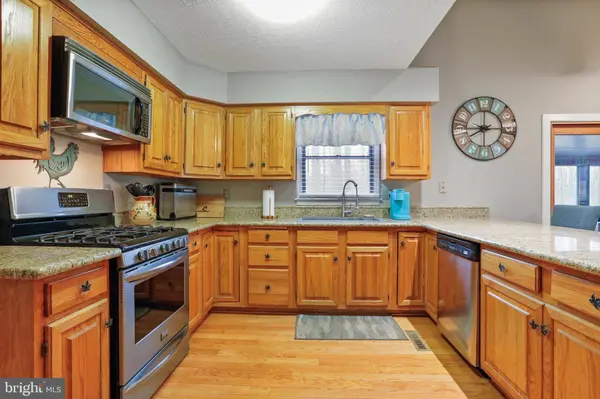 1724 SIDELING MOUNTAIN TRL, Great Cacapon, WV 25422