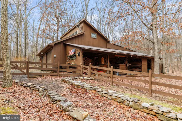 1724 SIDELING MOUNTAIN TRL, Great Cacapon, WV 25422