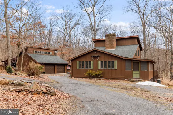 1724 SIDELING MOUNTAIN TRL, Great Cacapon, WV 25422