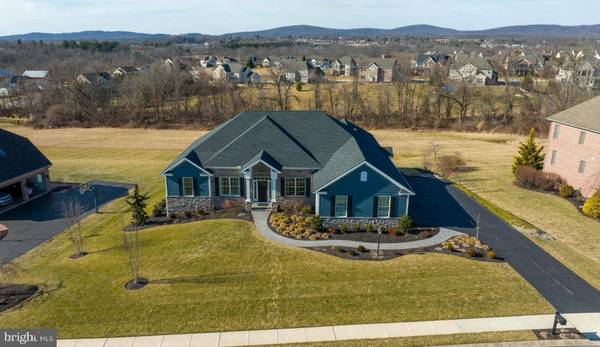 1515 WINSFORD LN, York, PA 17404