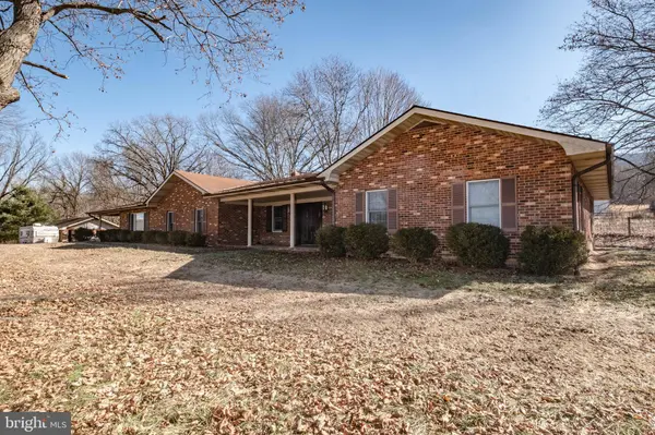 410 CAVE SPRING LN, Edinburg, VA 22824