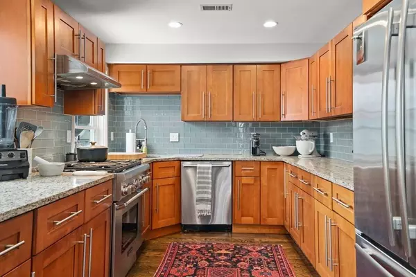 51 Vale St #3, Boston, MA 02119