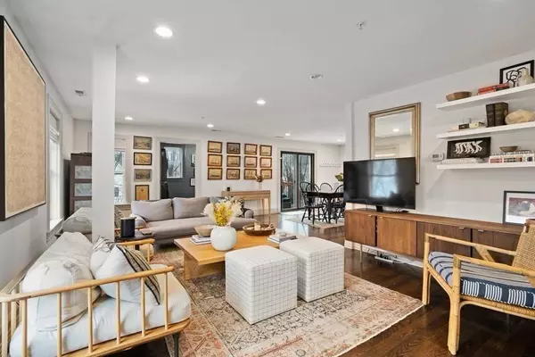 51 Vale St #3, Boston, MA 02119