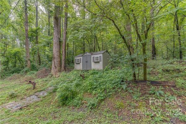 445 Autumn LN, Tryon, NC 28782