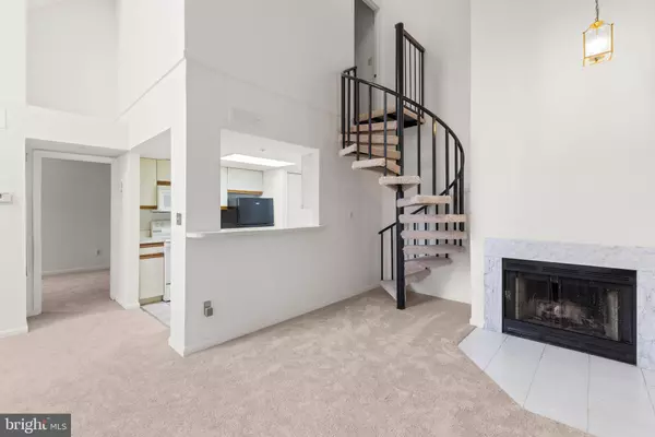 10419 BEACON RIDGE DR #302, Bowie, MD 20721