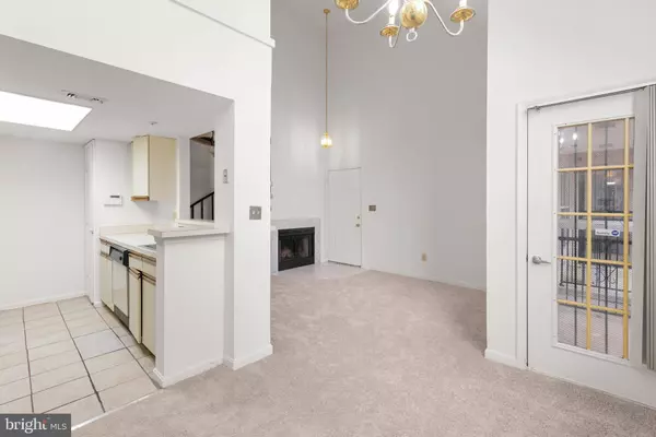 10419 BEACON RIDGE DR #302, Bowie, MD 20721