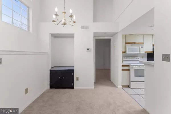 10419 BEACON RIDGE DR #302, Bowie, MD 20721