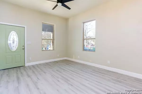 1217 SANTA ANNA, San Antonio, TX 78201-4210