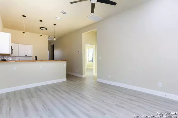 1217 SANTA ANNA, San Antonio, TX 78201-4210