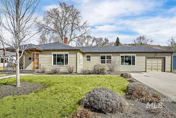 500 N Riverview Dr, Boise, ID 83712