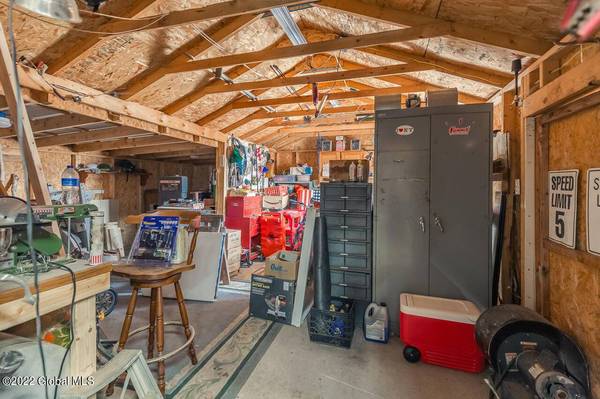 218 Chapman  DR, Amsterdam, NY 12010