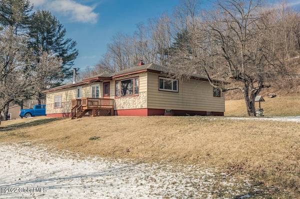 218 Chapman  DR, Amsterdam, NY 12010