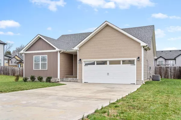 579 Tracy Ln, Clarksville, TN 37040