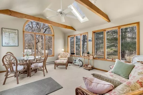 7 Graystone Dr, Danvers, MA 01923