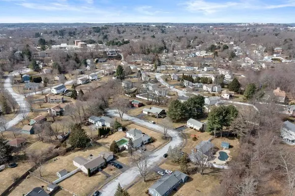 7 Graystone Dr, Danvers, MA 01923