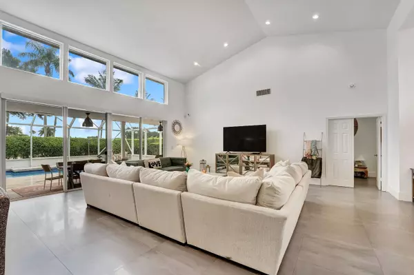 11001 Boca Woods LN, Boca Raton, FL 33428