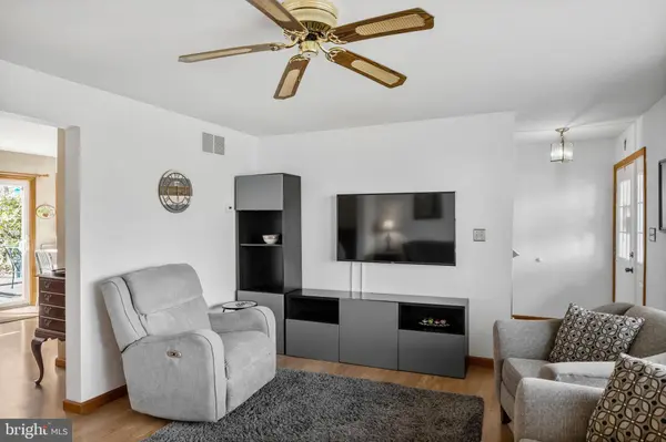 414 ACORN RD, Mount Laurel, NJ 08054