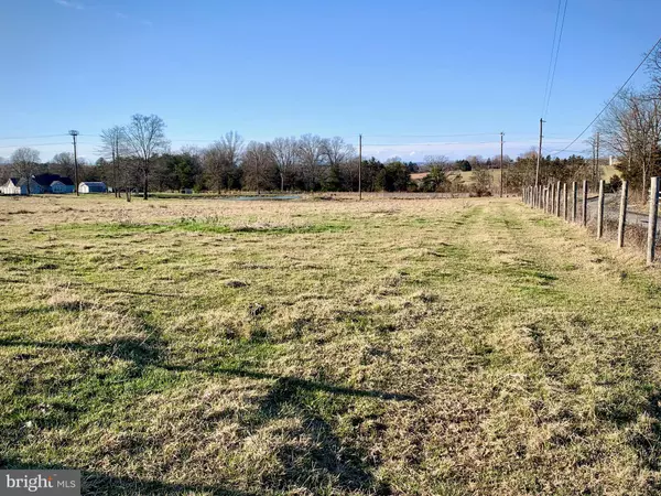 5616 STRASBURG RD, Strasburg, VA 22657