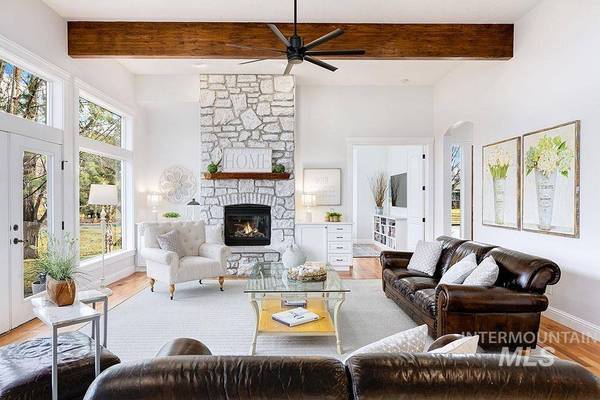 450 W Cottonwood Ct, Eagle, ID 83616