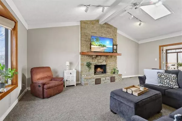 1064 Richwood DR, Avon, IN 46123