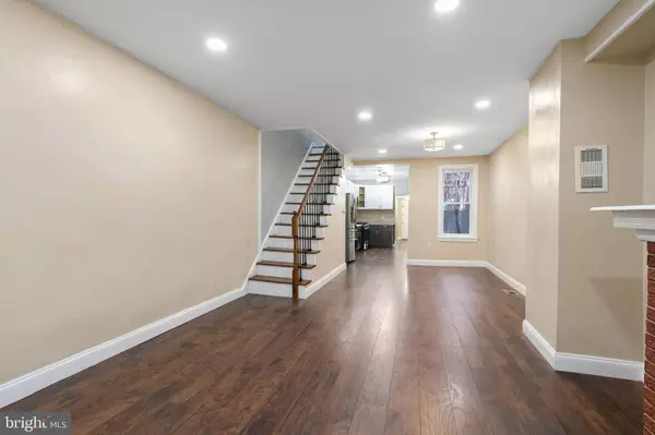 821 E WOODLAWN AVE, Philadelphia, PA 19138