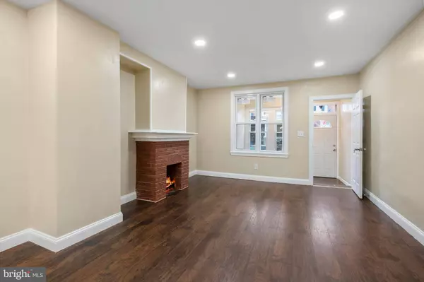 821 E WOODLAWN AVE, Philadelphia, PA 19138