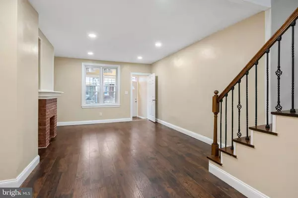 821 E WOODLAWN AVE, Philadelphia, PA 19138