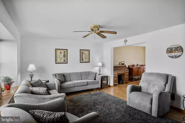 414 ACORN RD, Mount Laurel, NJ 08054