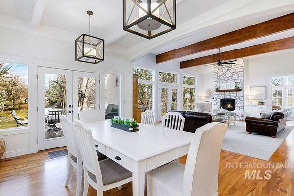 450 W Cottonwood Ct, Eagle, ID 83616