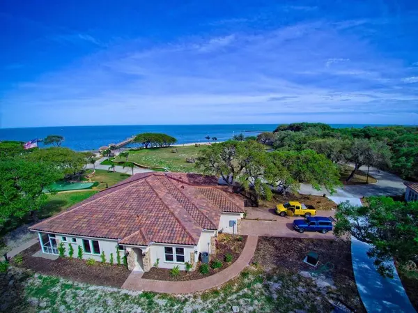 2406 Royal Oaks Trail