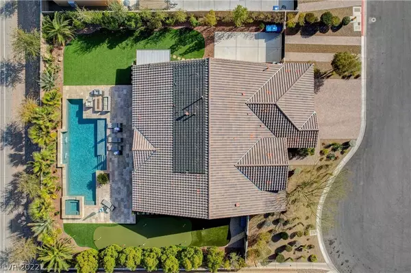 8822 Crescent Lake Street, Las Vegas, NV 89113