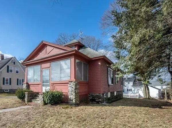 33 Buckingham Rd, North Andover, MA 01845