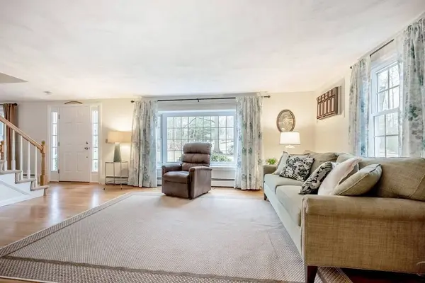 1 Mulberry Cir, Andover, MA 01810