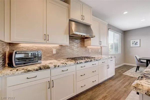 8822 Crescent Lake Street, Las Vegas, NV 89113