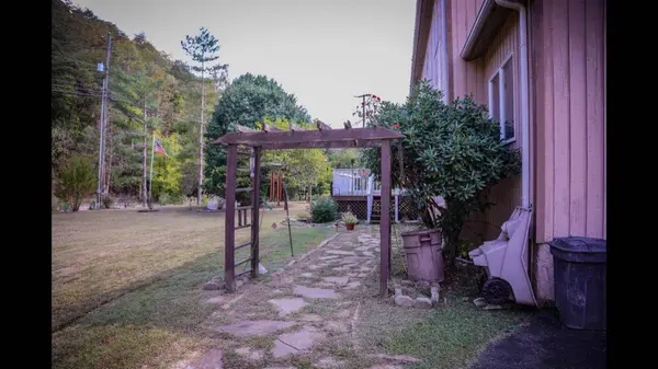 56 Rose ST, Pikeville, KY 41501