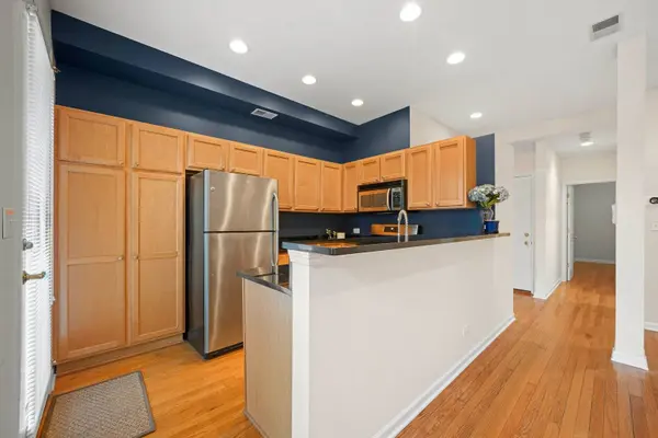 4143 N Sheridan RD #2W, Chicago, IL 60613