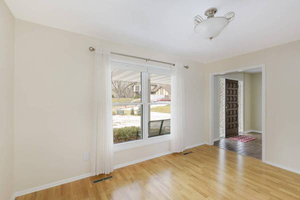 7740 139th CT W, Apple Valley, MN 55124