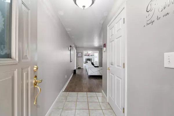 212 Sugar Maple Dr, Dover, TN 37058