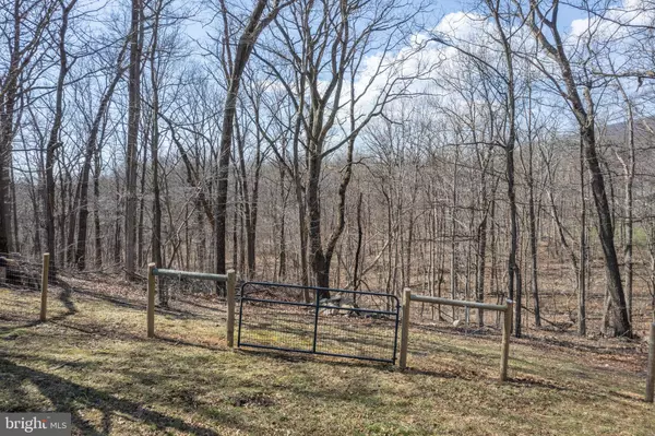 102 CARIBOU TRL, Winchester, VA 22602