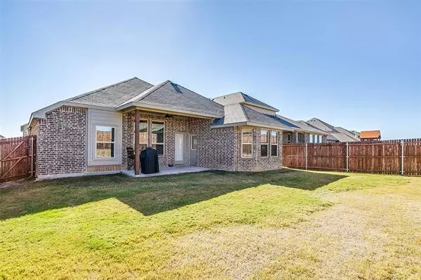 5620 Salt Springs Drive, Fort Worth, TX 76179