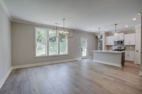 623 Davis Valley Dr, Columbia, TN 38401