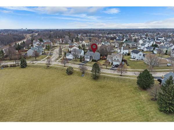 542 W Sweet Clover RD, Round Lake, IL 60073