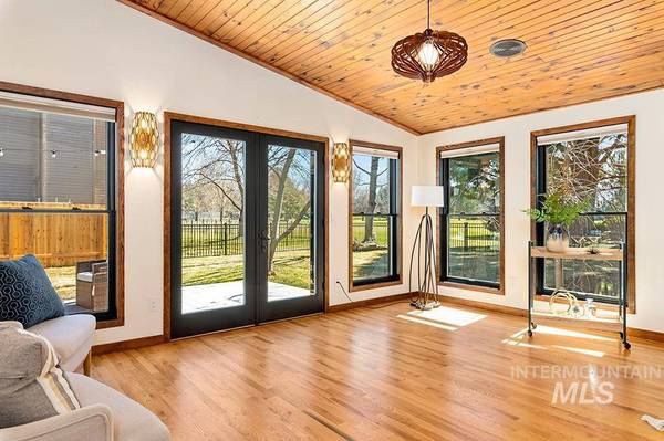 1900 S Londoner Way, Boise, ID 83706