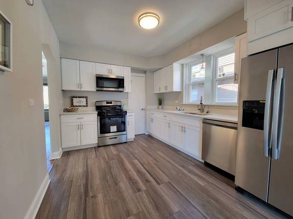 1245 S 12th AVE, Maywood, IL 60153