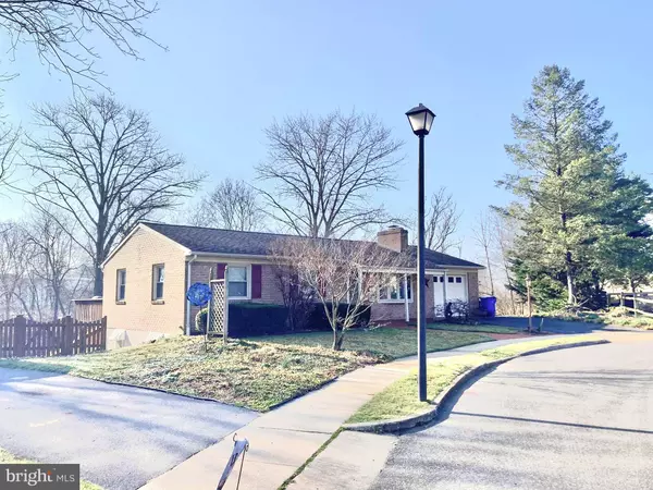 1004 VALLEYBROOK DR, Hagerstown, MD 21742