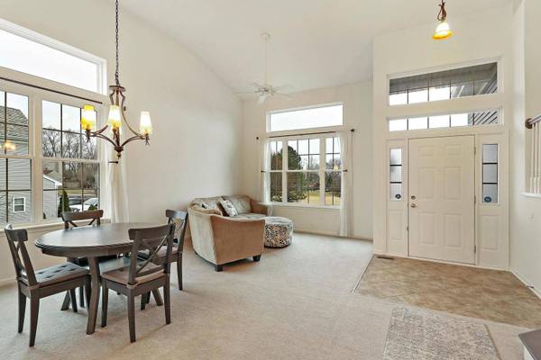 542 W Sweet Clover RD, Round Lake, IL 60073