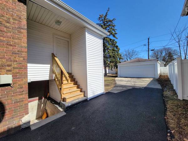 1245 S 12th AVE, Maywood, IL 60153