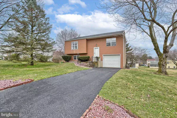 3340 TAUNTON DR, York, PA 17402